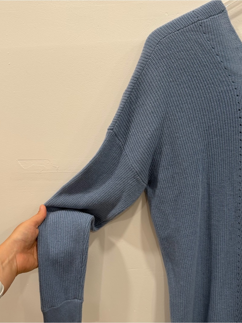 Vince Cashmere Sweater V-Neck Lightweight Knit Light Blue X-Small - Picture 7 of 7